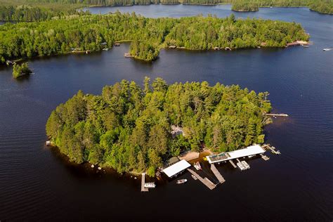The Midwest Island Experience .